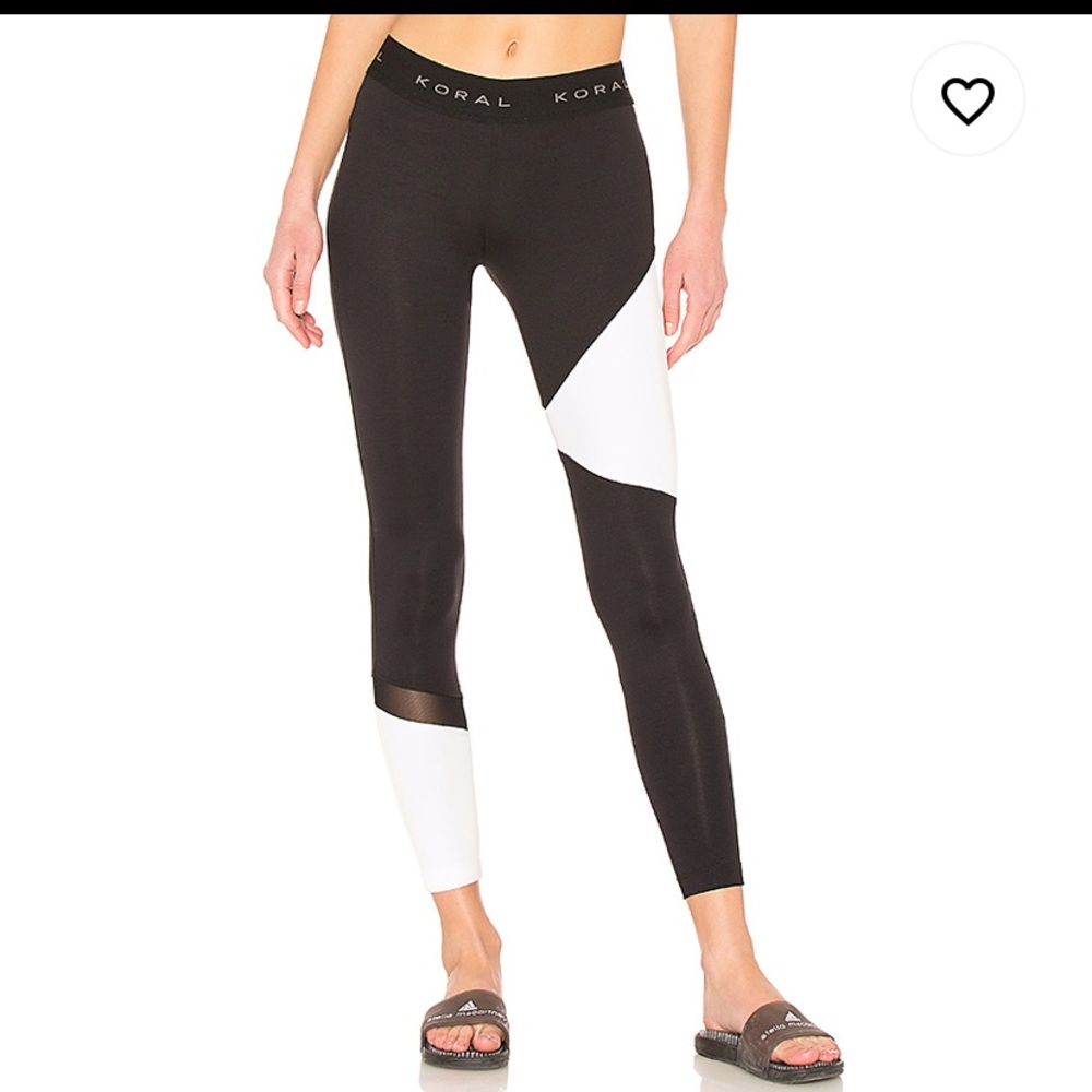 Koral glacier leggings in black and white